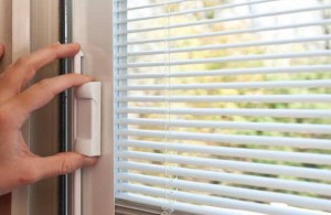 Wooden Aluminium Casement Window with Built-in Blinds